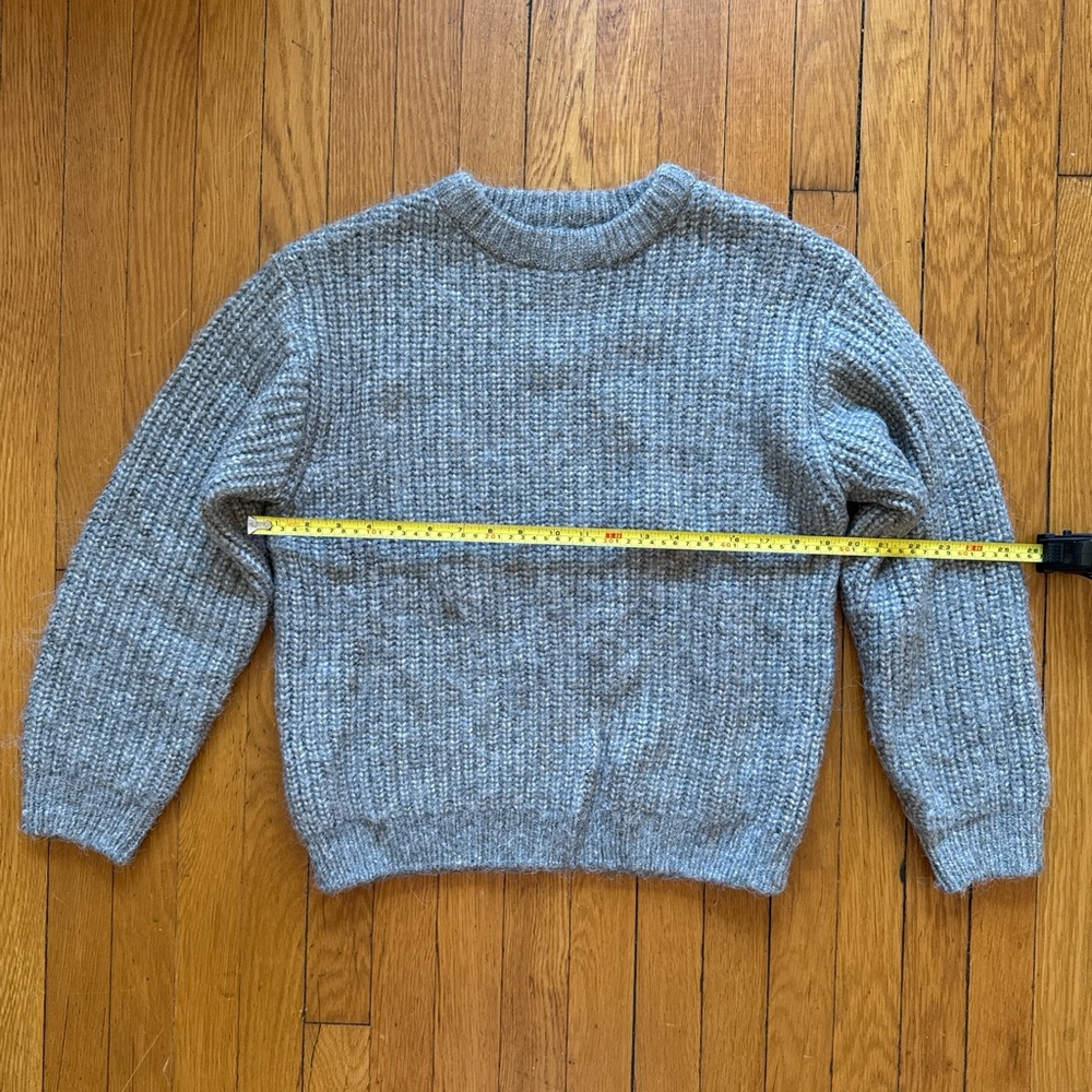 Zara Soft Gray Knit Pullover